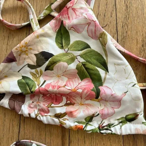 Pastel Floral print bikini - Picture 2 of 4